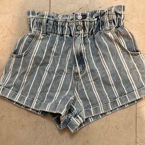 Medium sized mom shorts from pacsun.